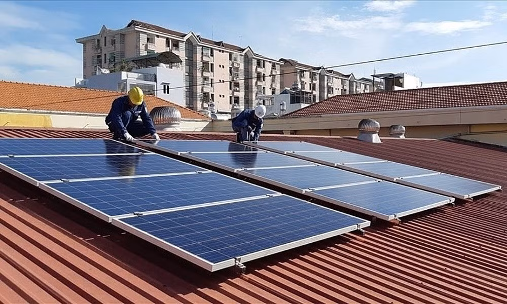 Chính phủ thúc đẩy điện mặt trời mái nhà: Chiến lược mở rộng năng lượng sạch tại chỗ
