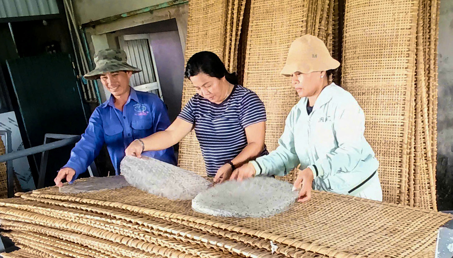 Từ phòng khám và sân khấu đến vỉa hè bánh trái
