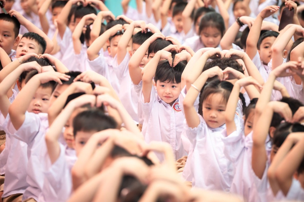 Từ trò chơi đến thói quen: Tiết kiệm điện học đường ở Hà Nội