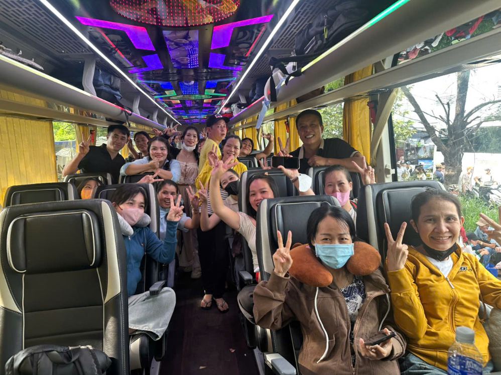 Công ty giày đưa 1.300 công nhân du lịch biển Nha Trang