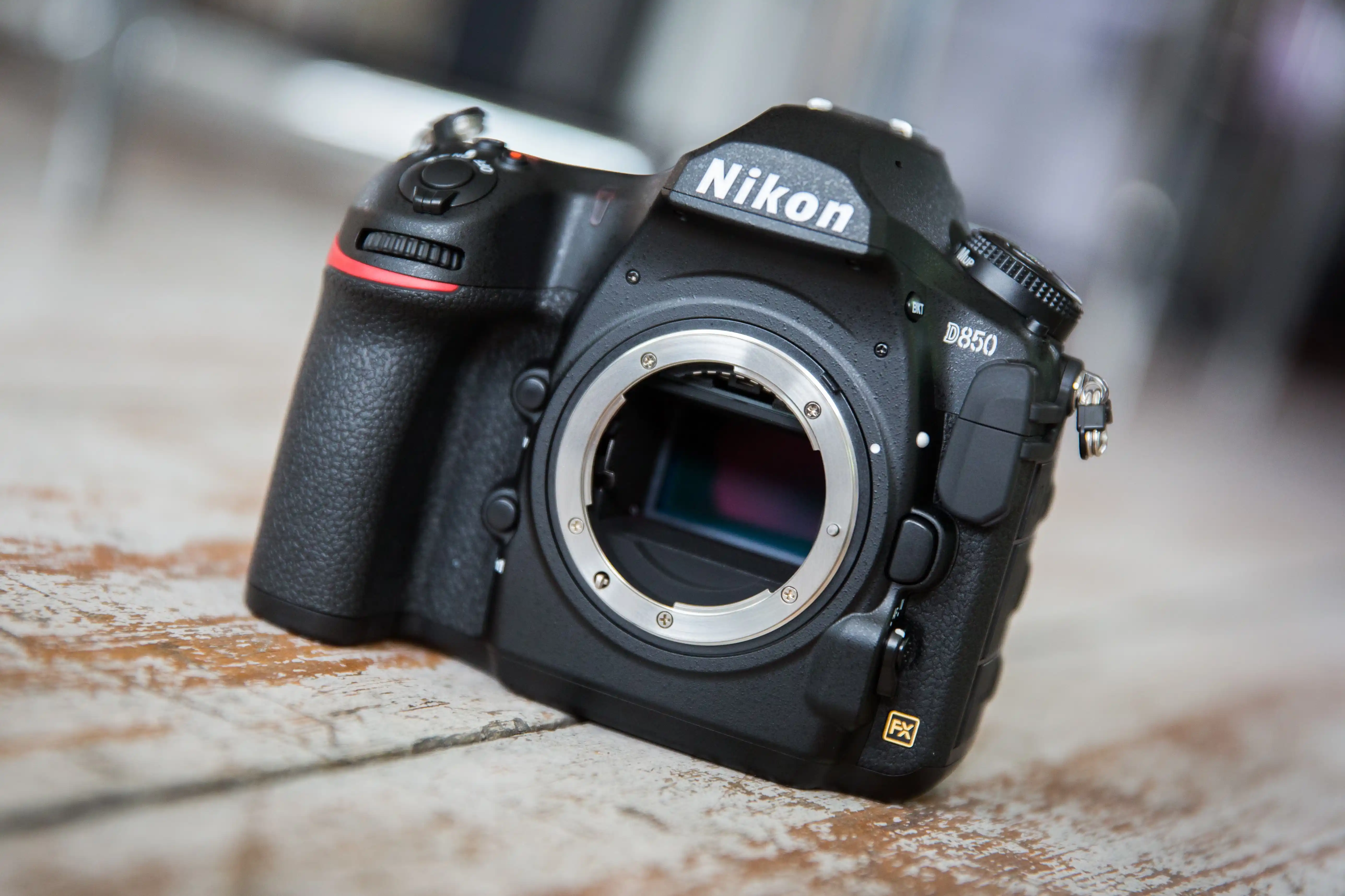 DSLR Full-Frame Bundle Deals: Canon Và Nikon Giảm Giá Sâu - Lựa Chọn Nào Đáng Mua Nhất?