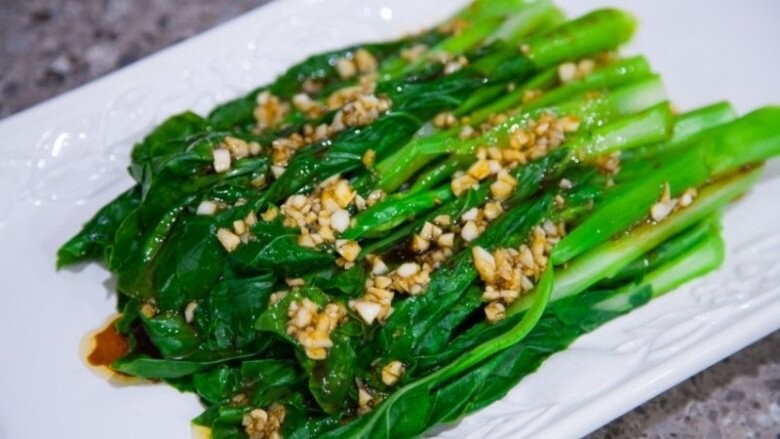 Cải ngồng và lá củ cải: Hai rau xanh chất xơ cao nên mua