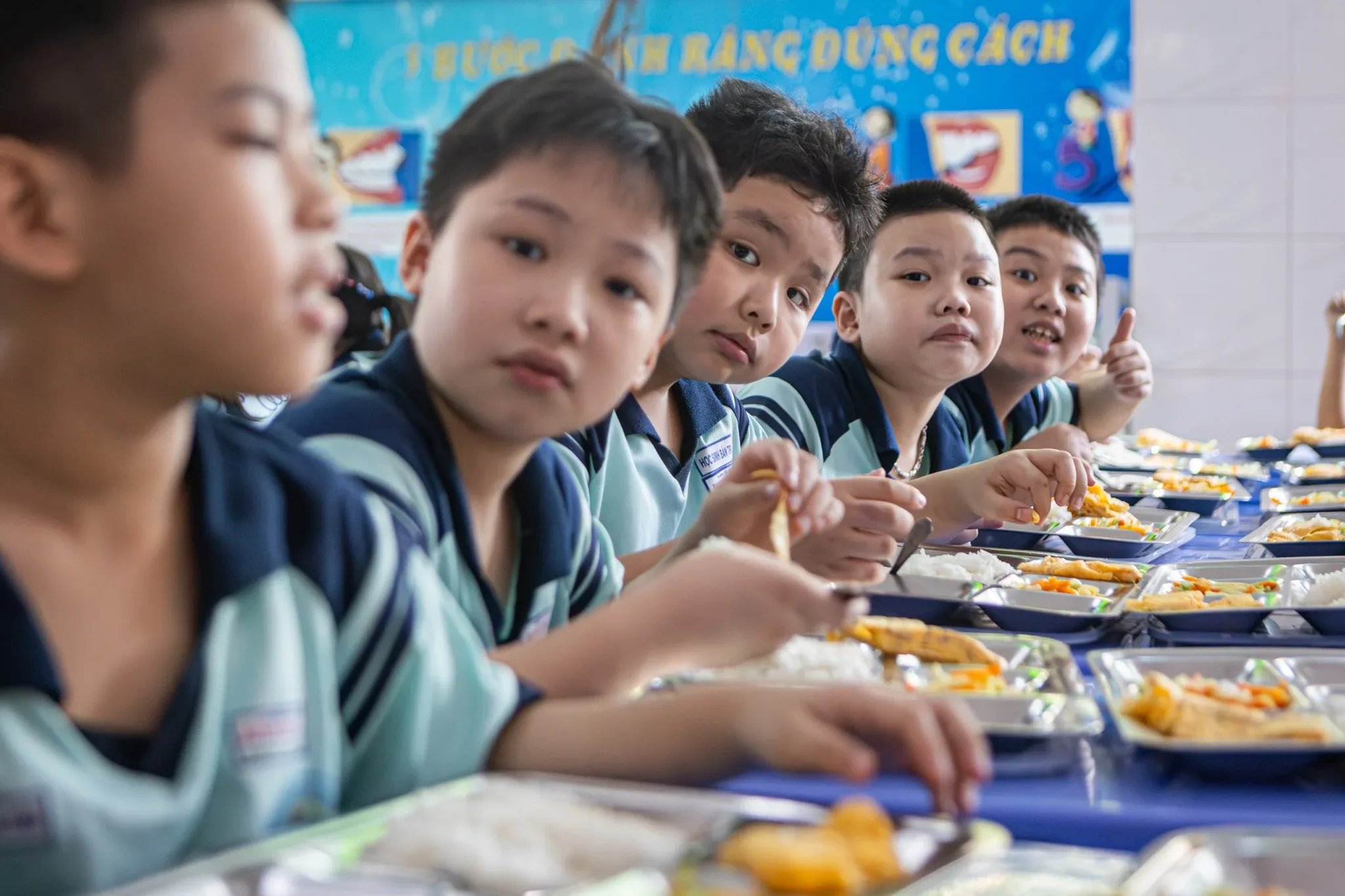 Phụ huynh có quyền biết gì về bữa ăn của con tại trường