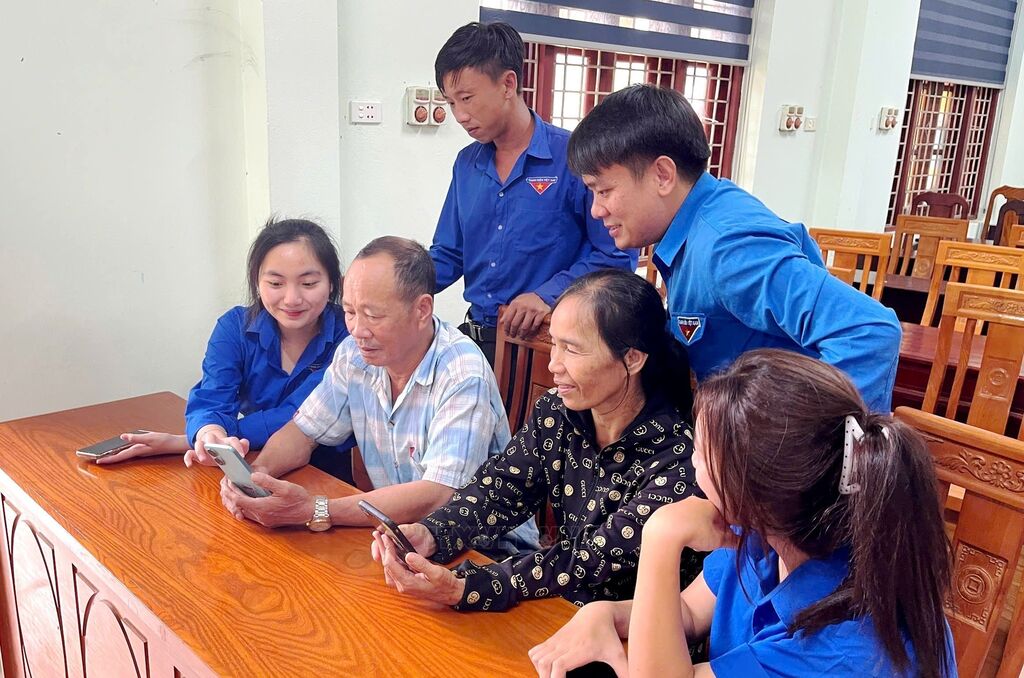 Thanh niên vùng biên và cuộc cách mạng Bình dân học vụ số