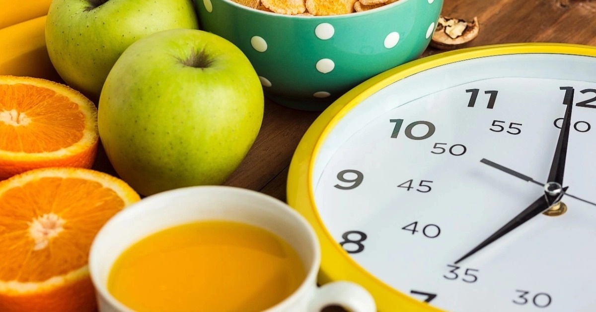 Nhịn ăn 3 giờ trước khi đi ngủ: bảo vệ tim mạch và giấc ngủ