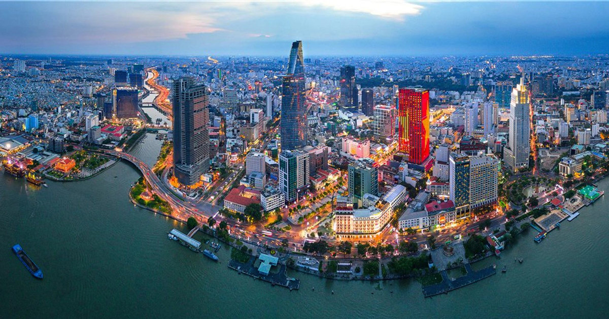 Các hãng hàng không Việt Nam tăng tốc mở đường bay mới: cuộc đua giành lại bầu trời