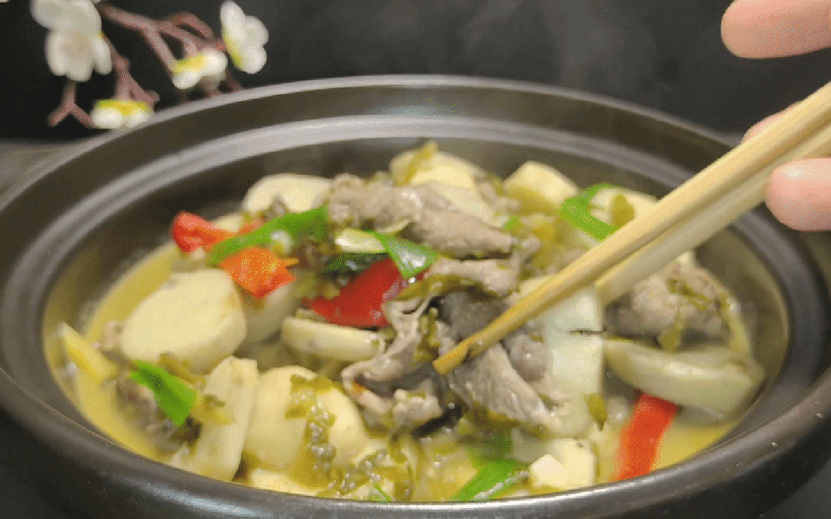 Canh rau củ mùa thu đơn giản cho bữa cơm gia đình