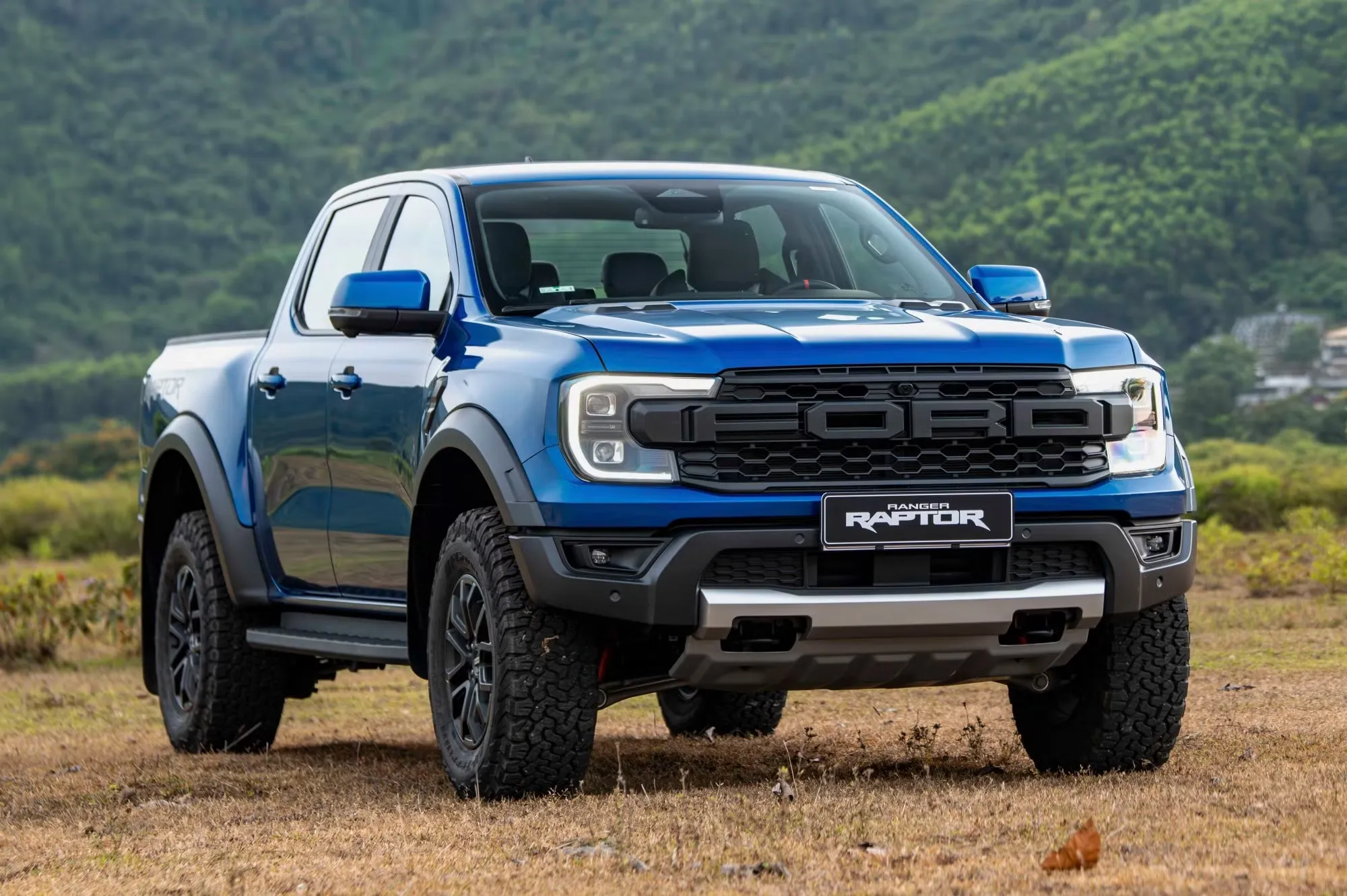 VinFast VF Wild EREV 860 triệu đồng: đối đầu Ford Ranger XLS