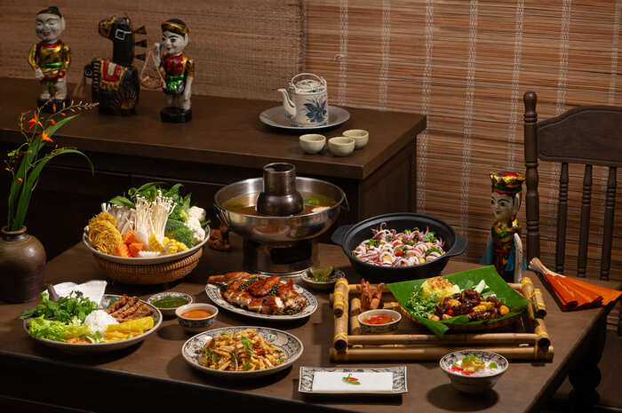 Nhà hàng Bib Gourmand và bản đồ muối duyên hải miền Trung