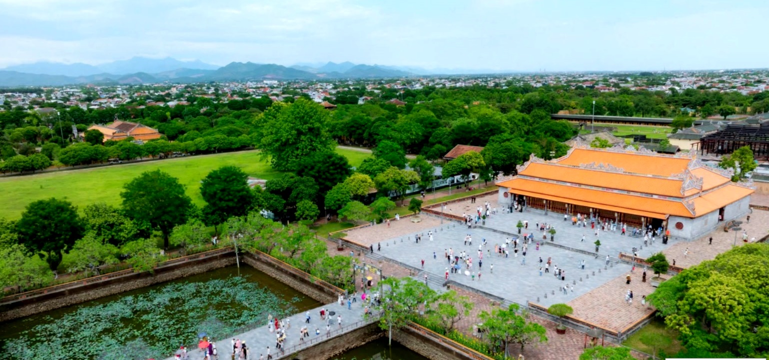 Du khách Việt chuyển hướng sang du lịch di sản