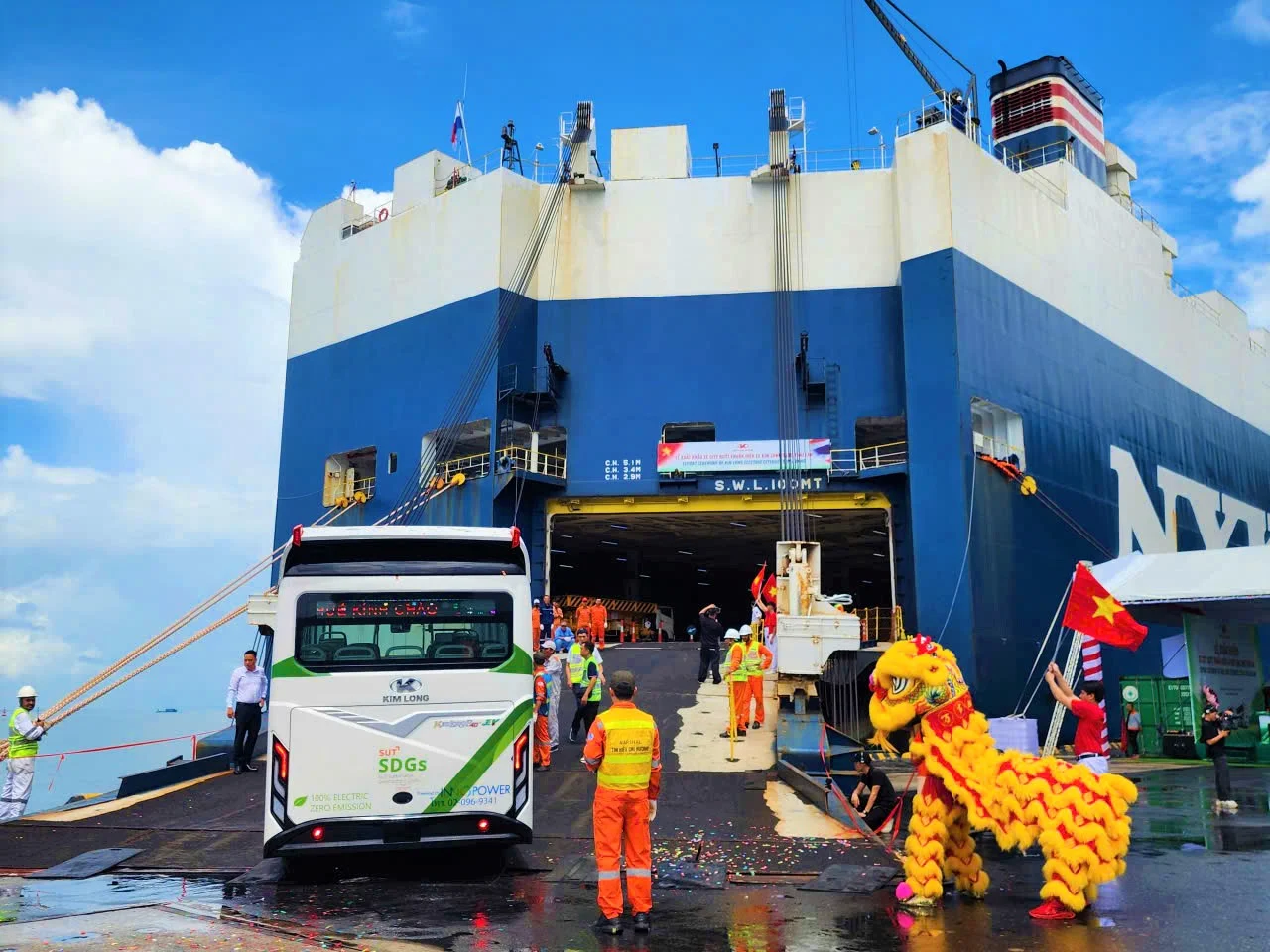 Kim Long Motor xuất khẩu xe buýt điện sang Thái Lan: Bước ngoặt cho ô tô Việt