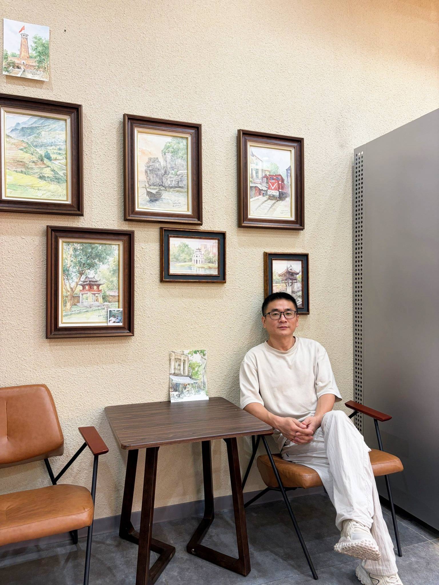 Người nước ngoài xây dựng cộng đồng ở xứ người: Từ tiệm bánh đến thư viện sách