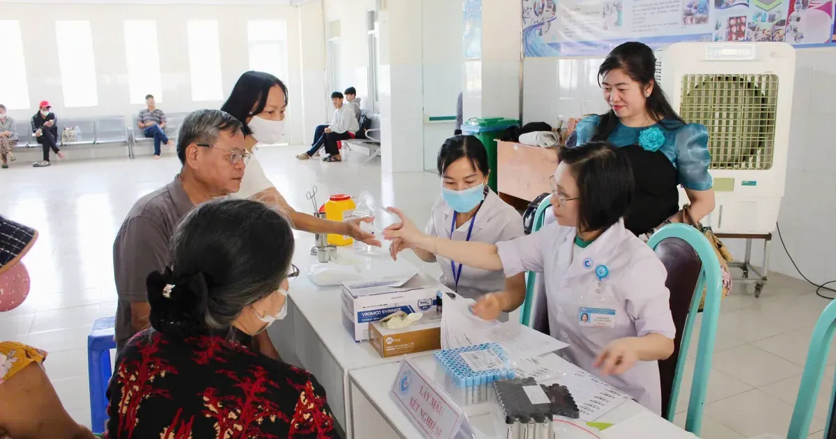 Xã đảo đầu tiên cán đích khám sức khỏe toàn dân