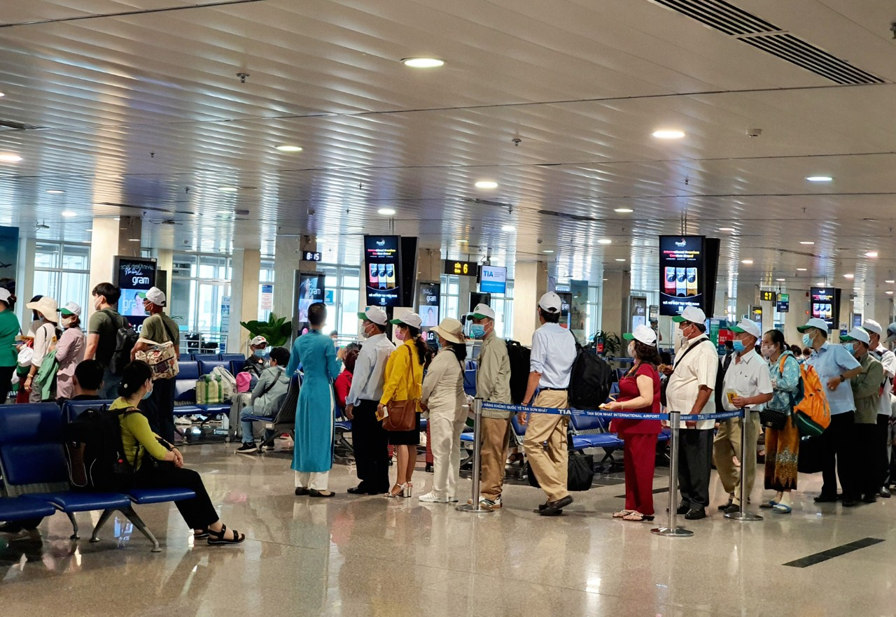 Săn vé máy bay giá rẻ mùa cao điểm trên Traveloka
