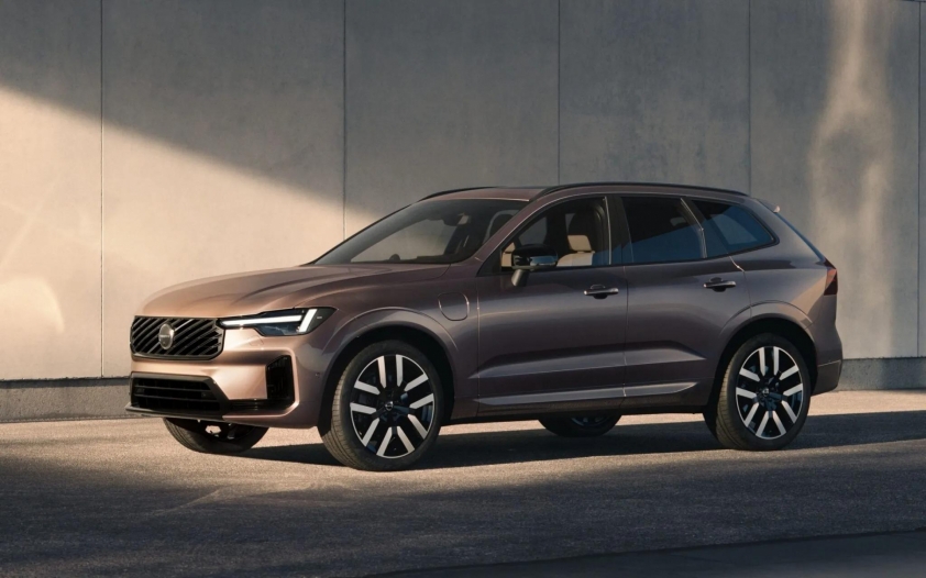 Volvo XC60, XC90 PHEV nâng cấp pin: có đủ để vượt mặt xe điện?