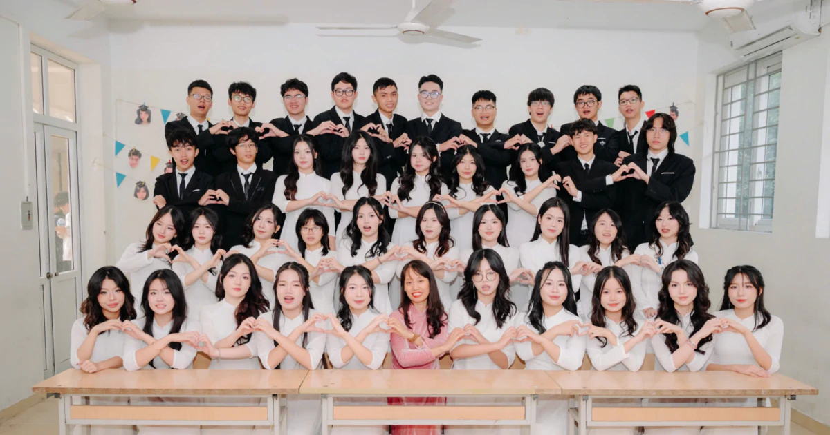 Lớp chuyên Ngoại ngữ ghi dấu ấn với IELTS 8.0+ và học bổng toàn phần