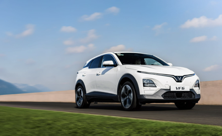 VinFast bất ngờ chiếm ưu thế ba phân khúc SUV trong tháng 8