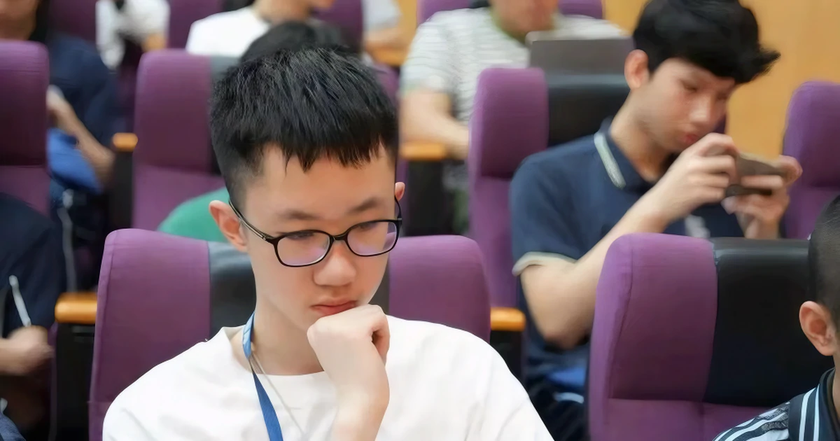 Những thiên tài tuổi teen đang viết lại luật chơi đế chế AI