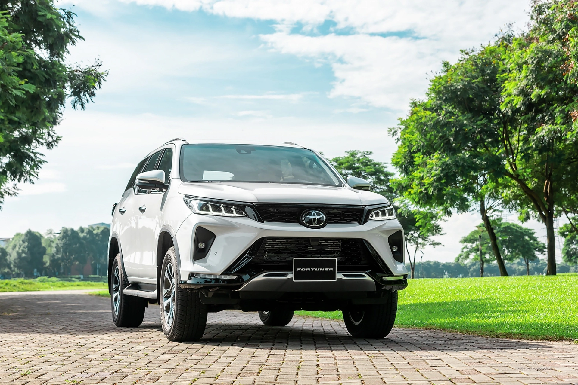 VinFast chiếm lĩnh ba phân khúc SUV: chiến lược nào đang phát huy tác dụng?