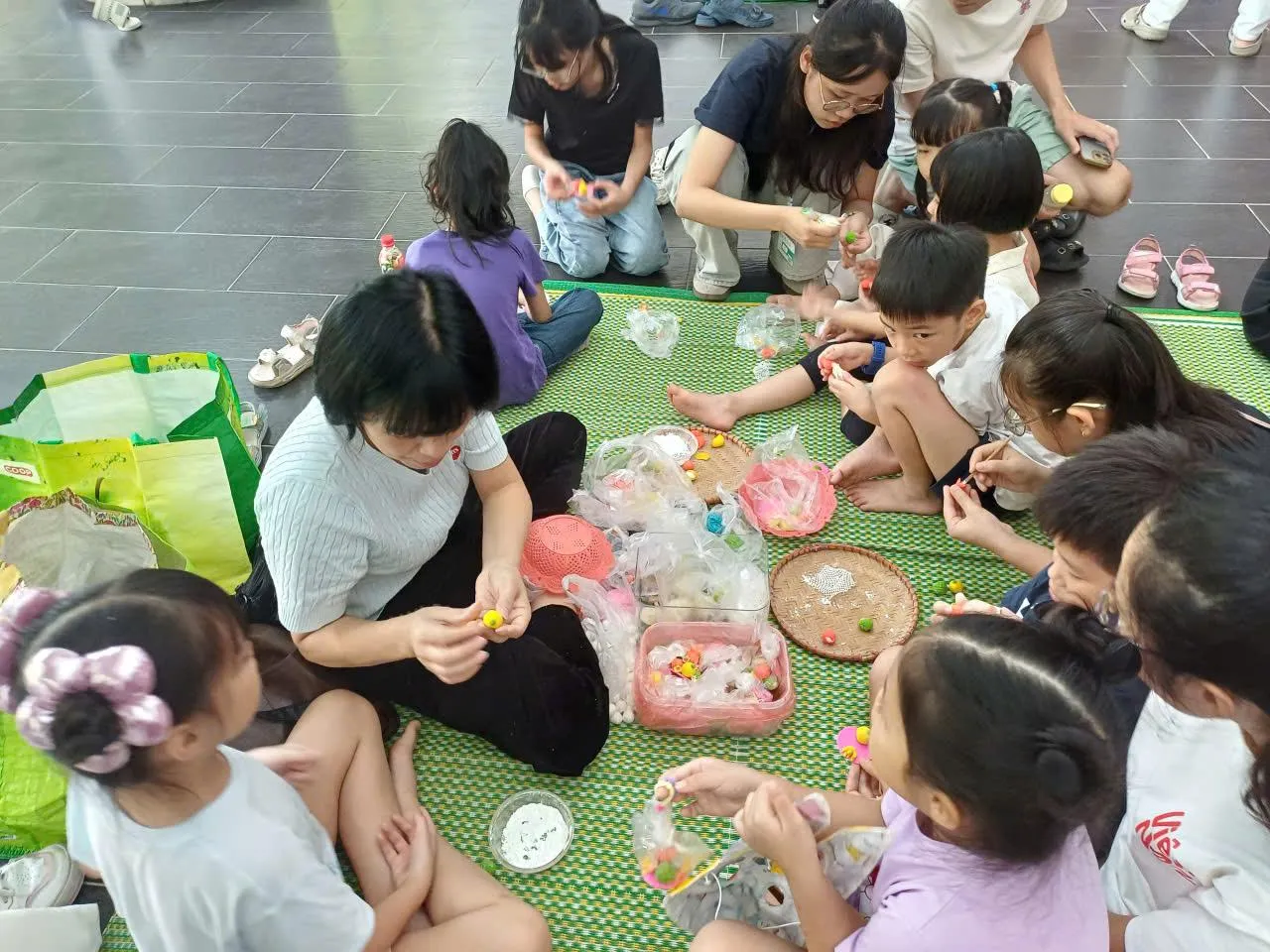 Tết Trung thu tại Bảo tàng Dân tộc học: Hướng dẫn cha mẹ và con khám phá di sản qua thủ công