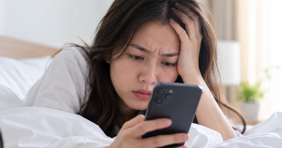 Thức dậy không cầm điện thoại: Cách khởi động ngày mới để ngủ đêm ngon hơn