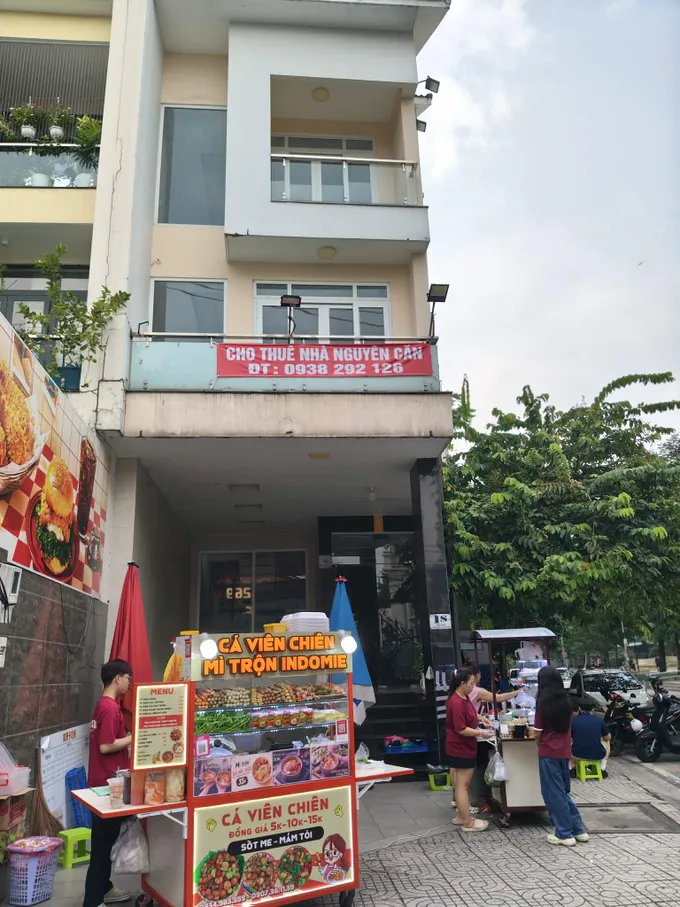 Trung tâm ngoại ngữ đóng cửa bất ngờ: Quyền lợi nào cho học viên?