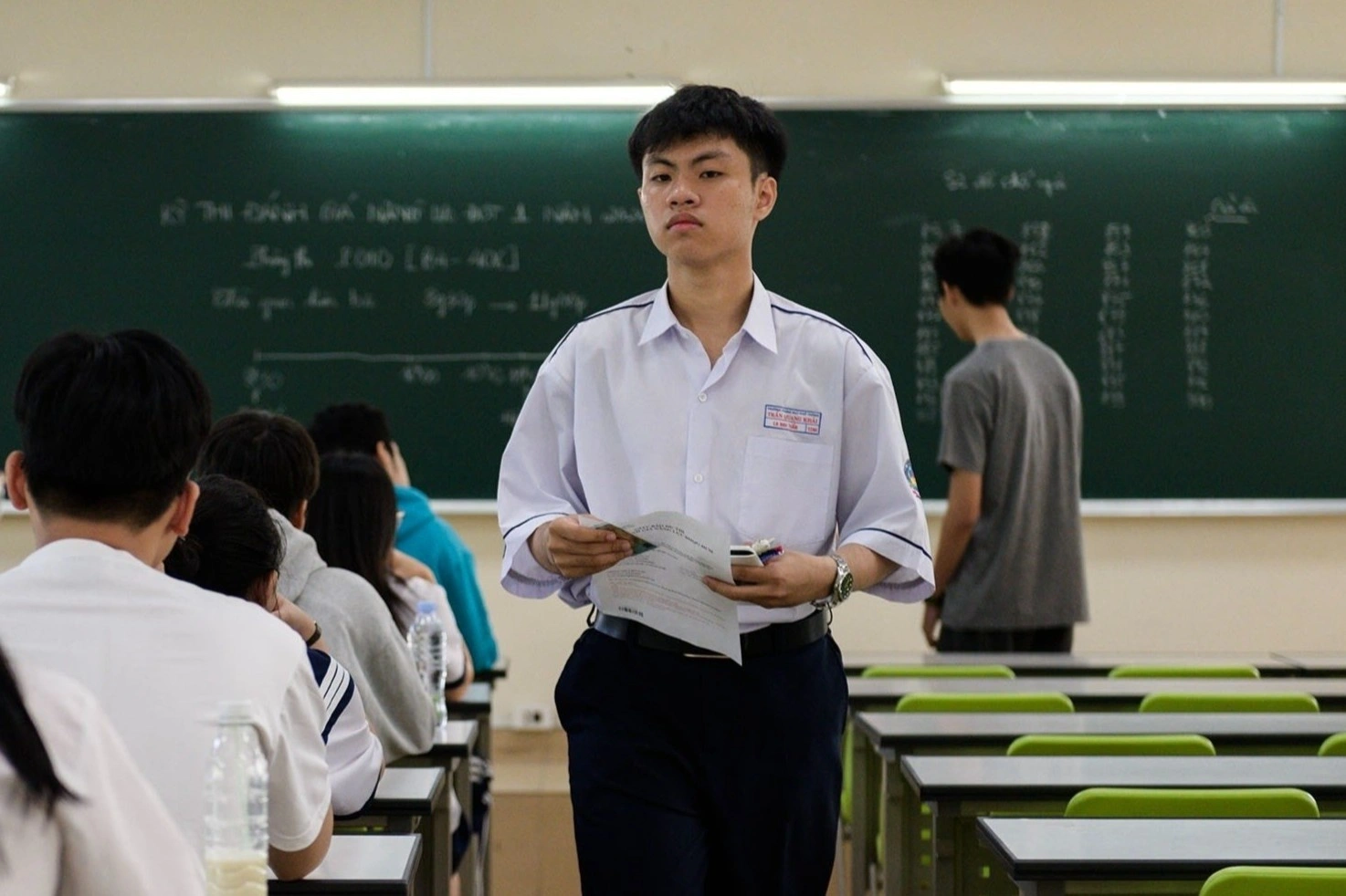 Bỏ cộng điểm IELTS và học sinh giỏi: Lo lắng hay cơ hội sửa sai?