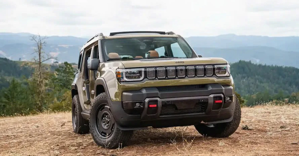 Công suất cao, tầm hoạt động thấp: chọn Jeep Recon hay XPeng Mona L05?