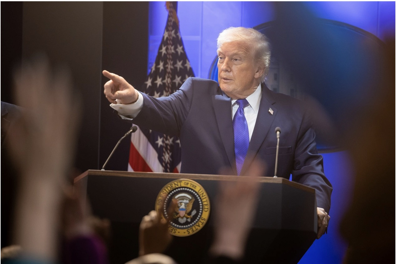 Lệnh cấm báo chí của Trump và cuộc chiến quyền tự do báo chí Mỹ