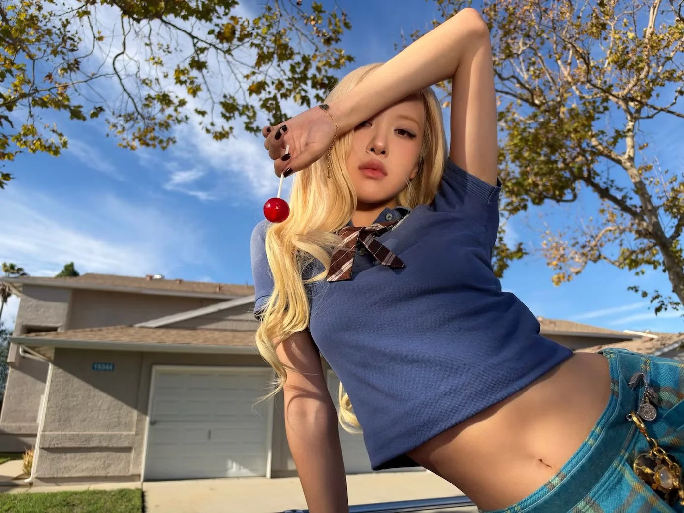 Rosé ‘New Trick’ gây tranh cãi: garage-punk bắt tai nhưng thiếu bản sắc?