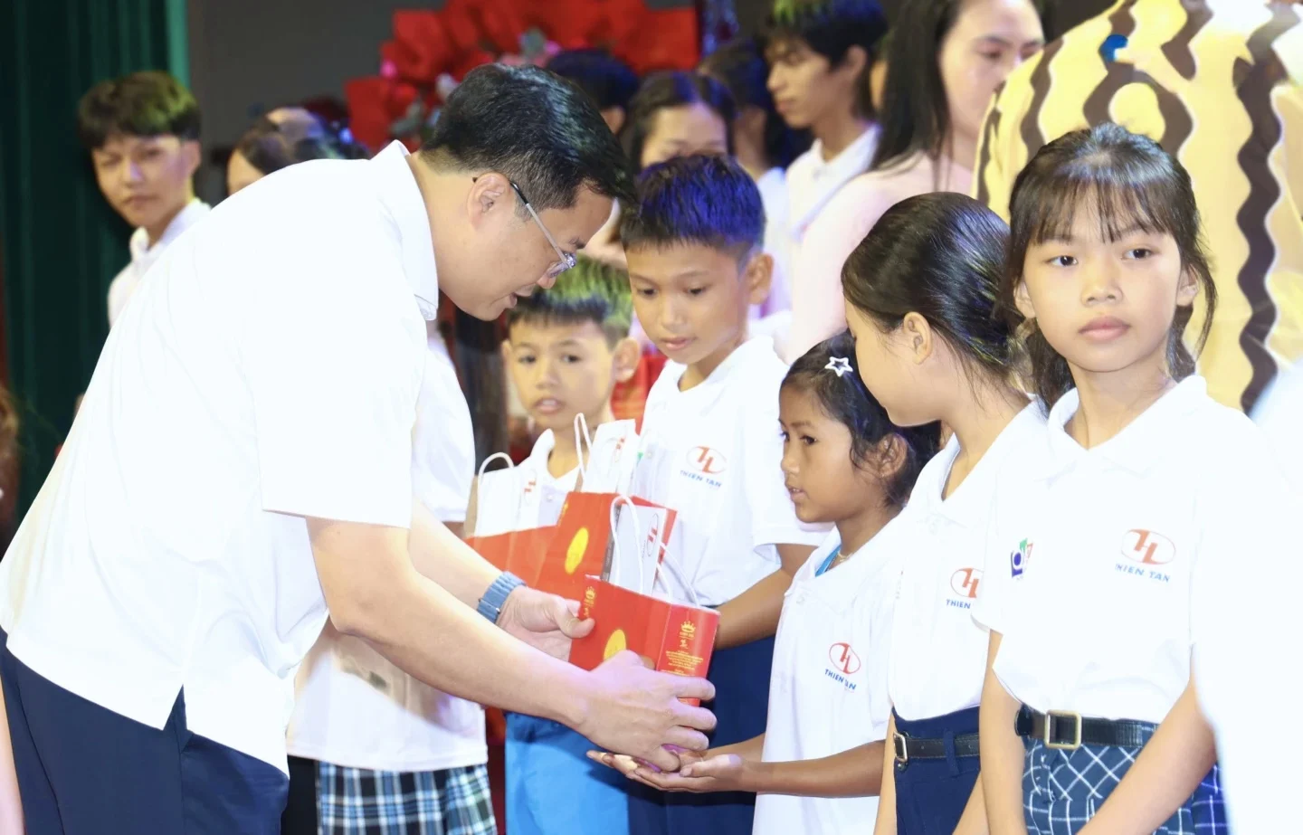 15 năm chắp cánh ước mơ bằng học bổng toàn phần