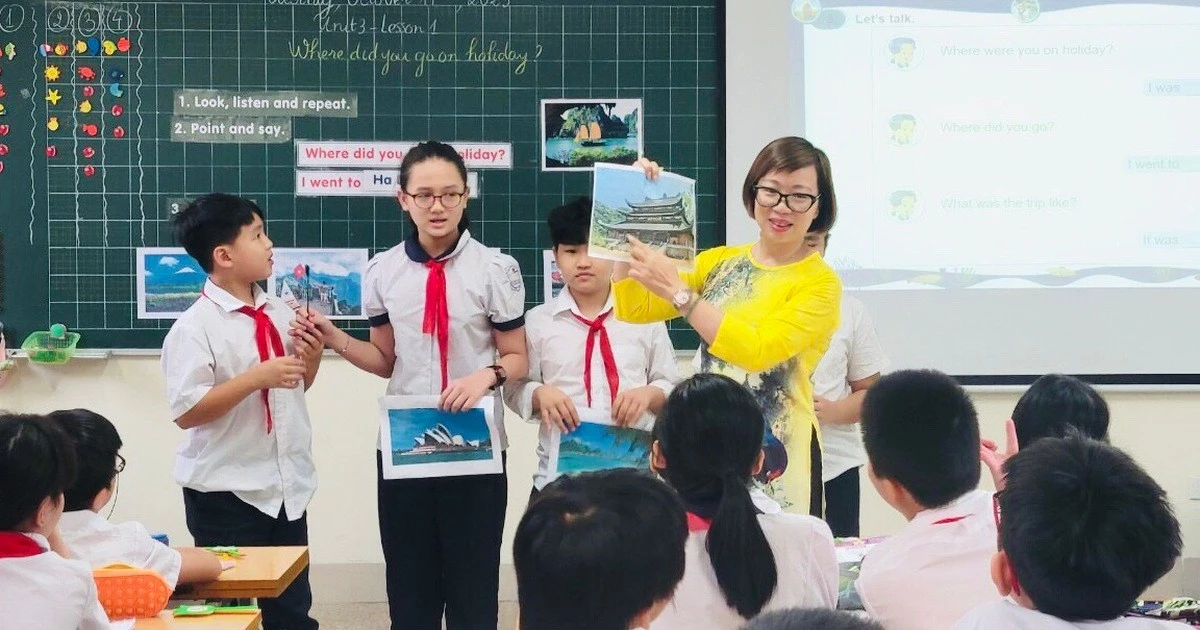 Đưa tiếng Anh thành ngôn ngữ thứ hai: Nút thắt giáo viên và môi trường học
