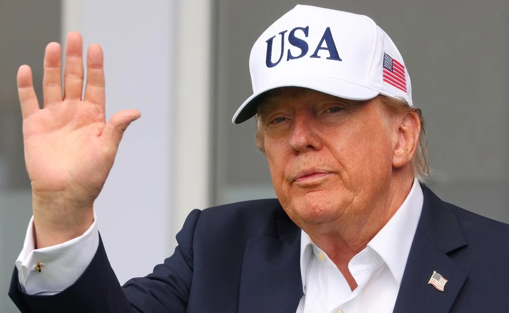 Trump lập Lực lượng AI nhưng gọi cảnh báo tận thế là trò lừa