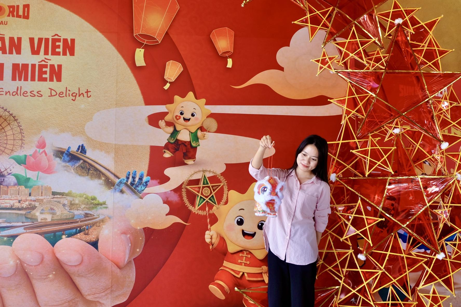 Đón Trung thu giá rẻ: Đi chơi, mua bánh, sắm lồng đèn trọn gói