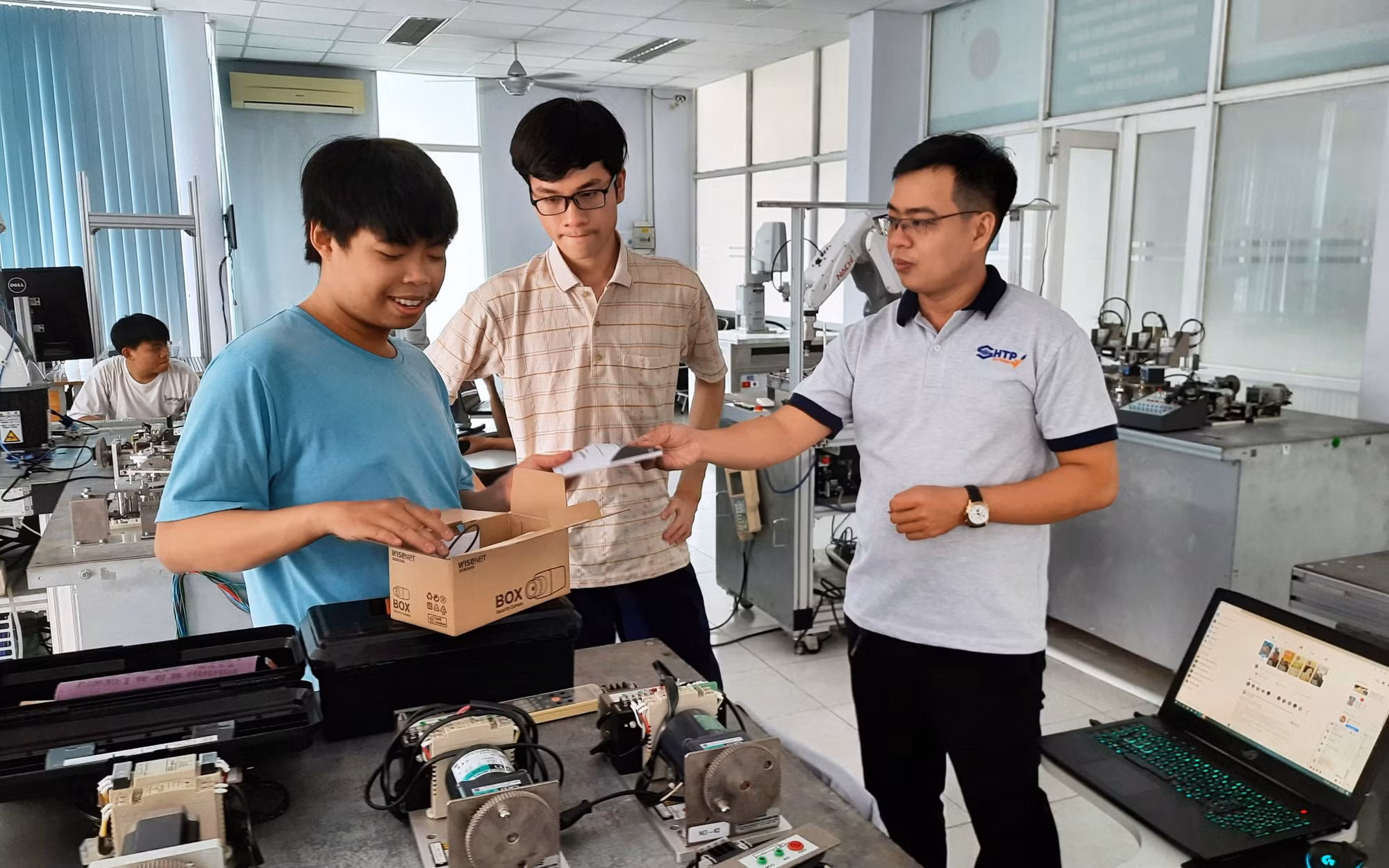 Chip chuyên dụng: Lối đi thực tế để Việt Nam tự chủ bán dẫn