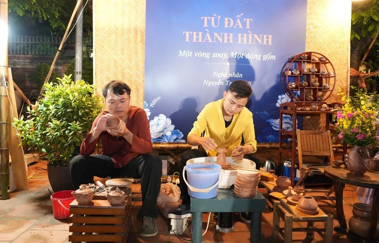 Từ xưởng gốm đến màn hình điện thoại: Phù Lãng bước vào thời gốm số hóa