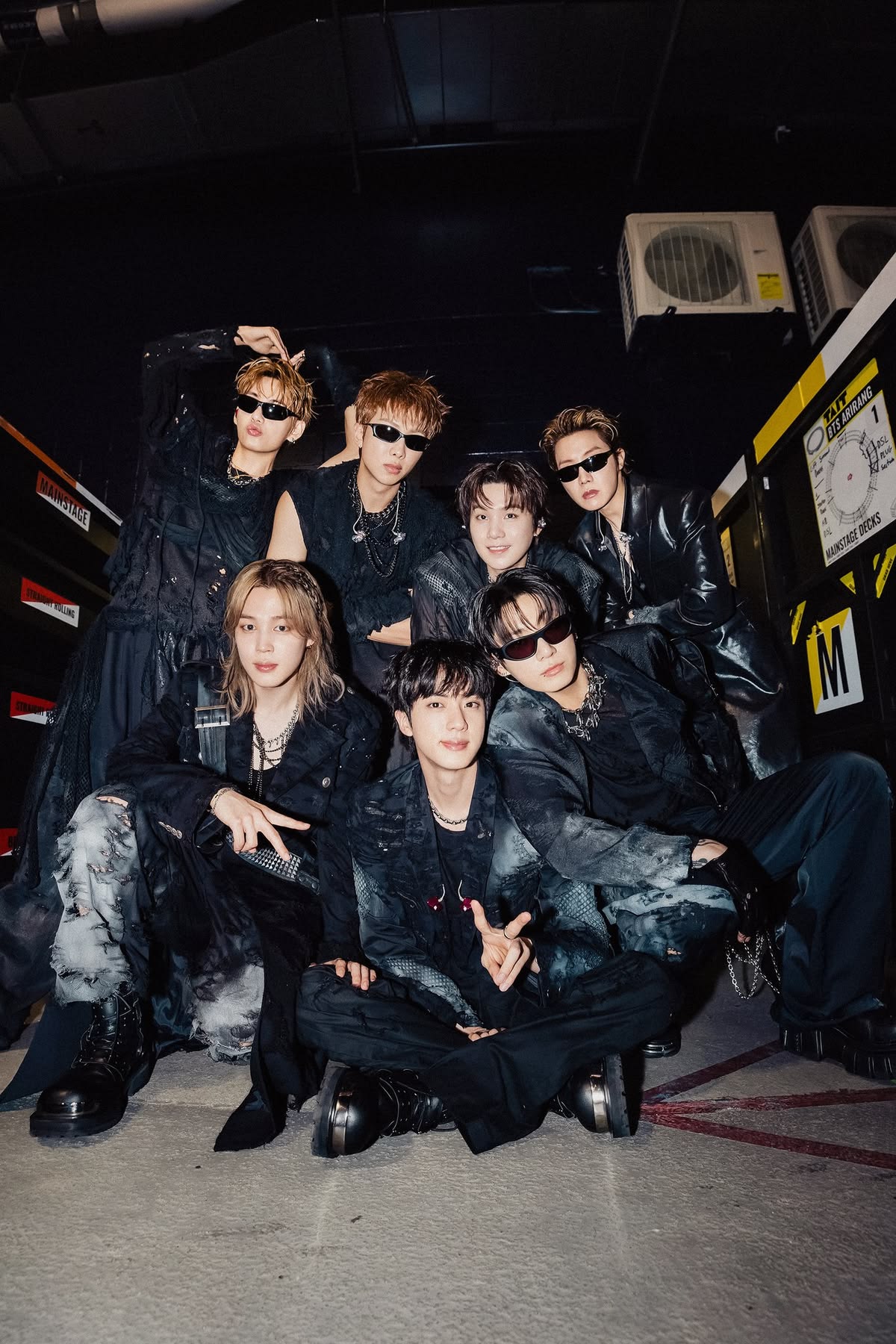 The Fact Music Awards: Khi sao hạng A vắng bóng và spotlight đổi hướng