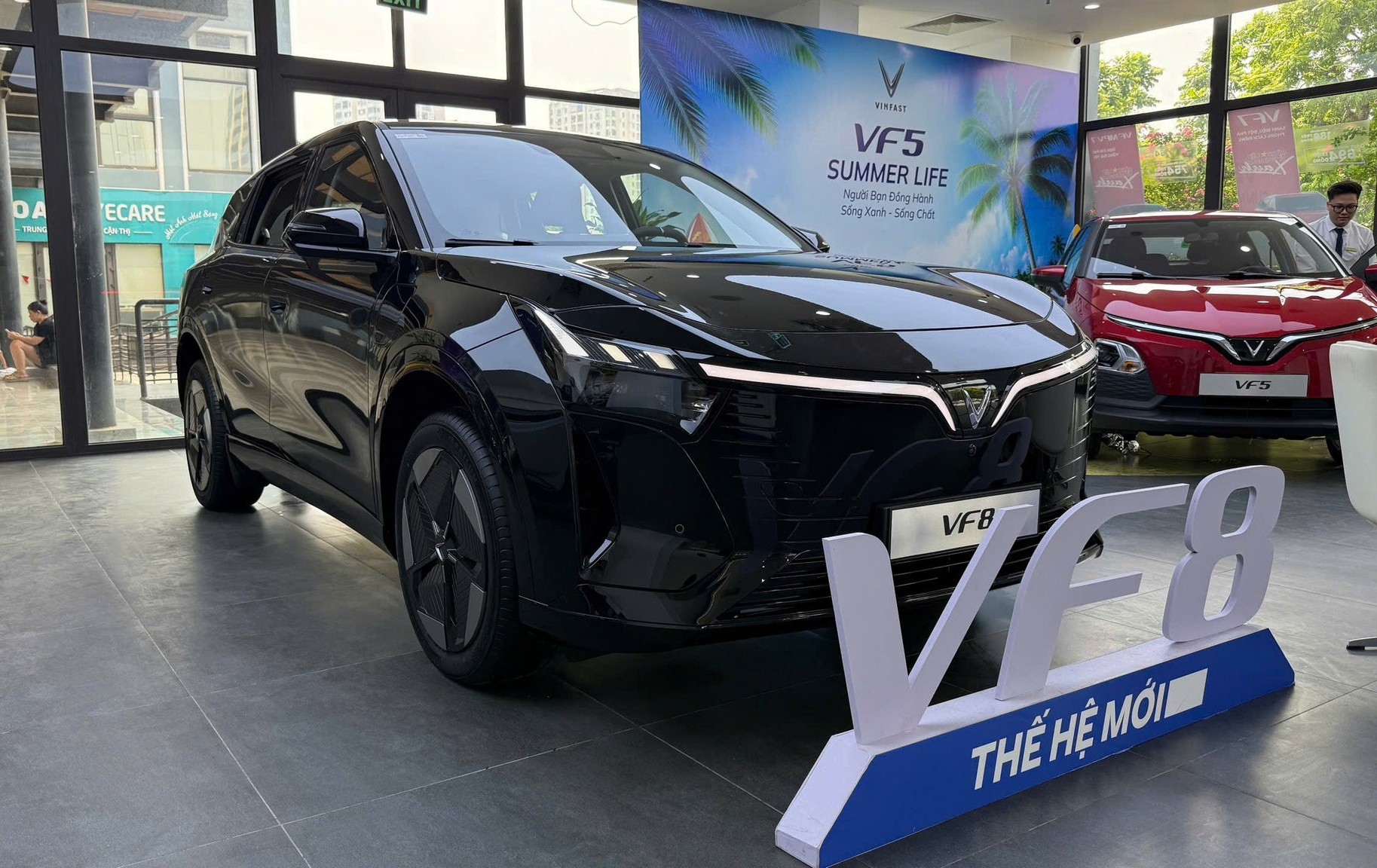 VinFast VF 8 soán ngôi SUV hạng D: Điện hóa đổi cuộc chơi