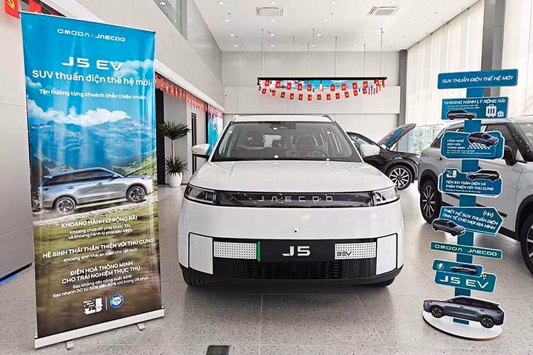 Jaecoo J5 giảm giá 150 triệu: cơ hội hay rủi ro?