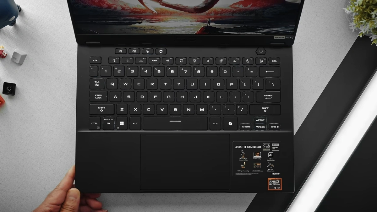 RTX 4070 vs RTX 3050 vs GPU tích hợp: Chọn laptop chơi game nào đáng tiền?