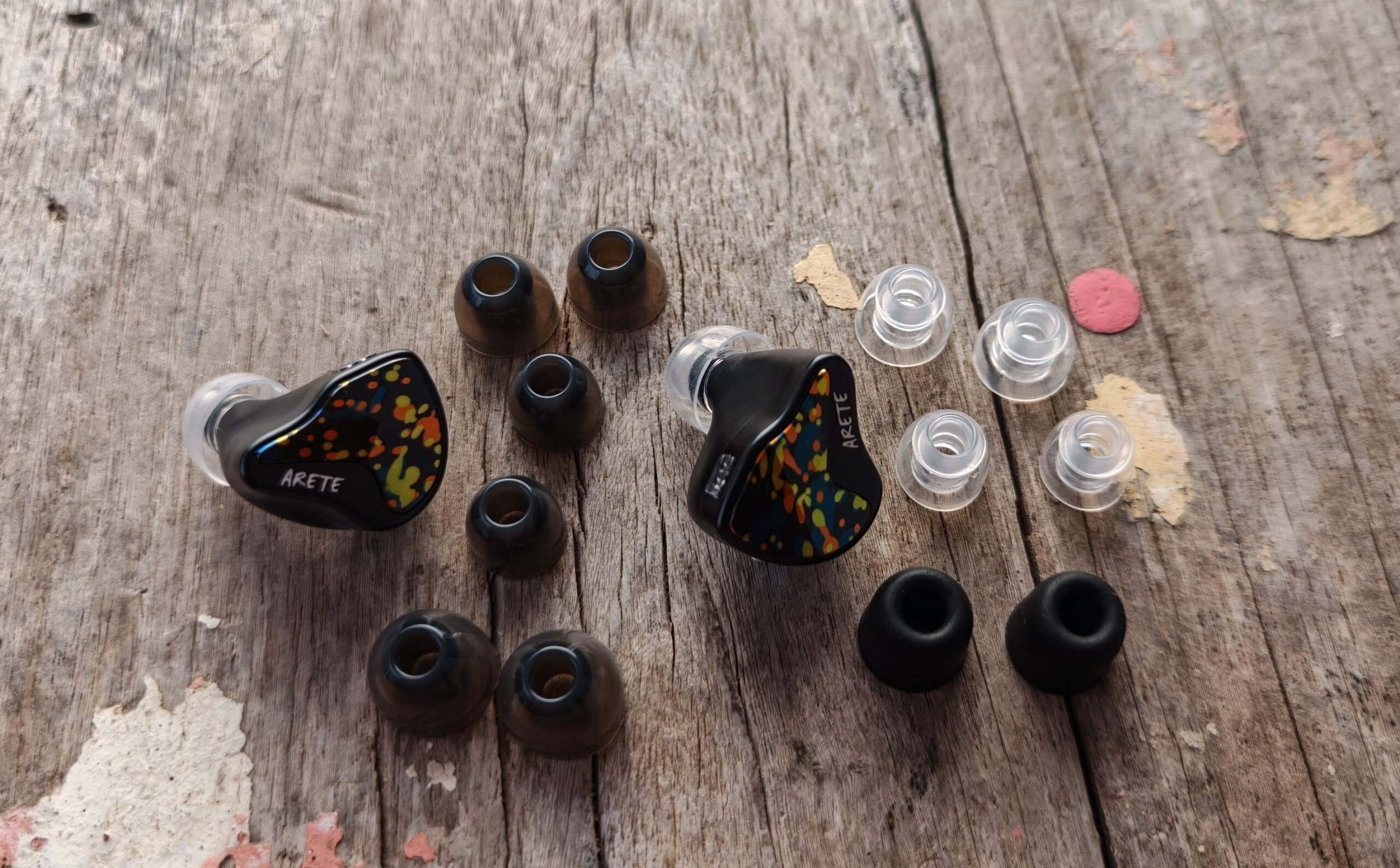 Tai nghe in-ear hybrid dưới 2 triệu: Kiwi Ears Stardust và Ziigaat Arete II