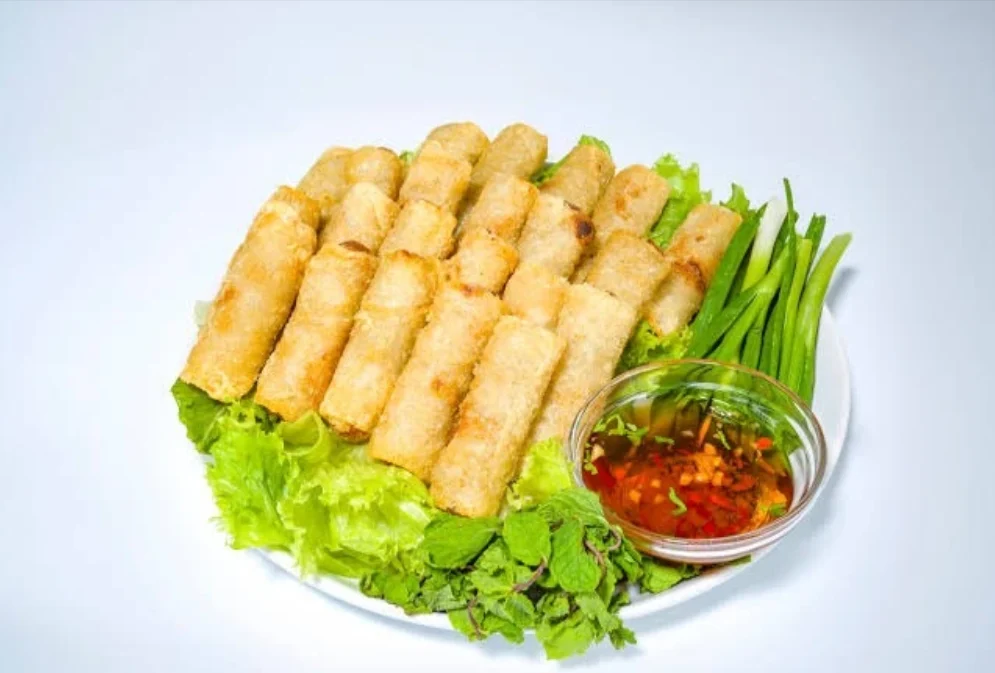 Từ gánh hàng rong đến đế chế nem nướng toàn cầu