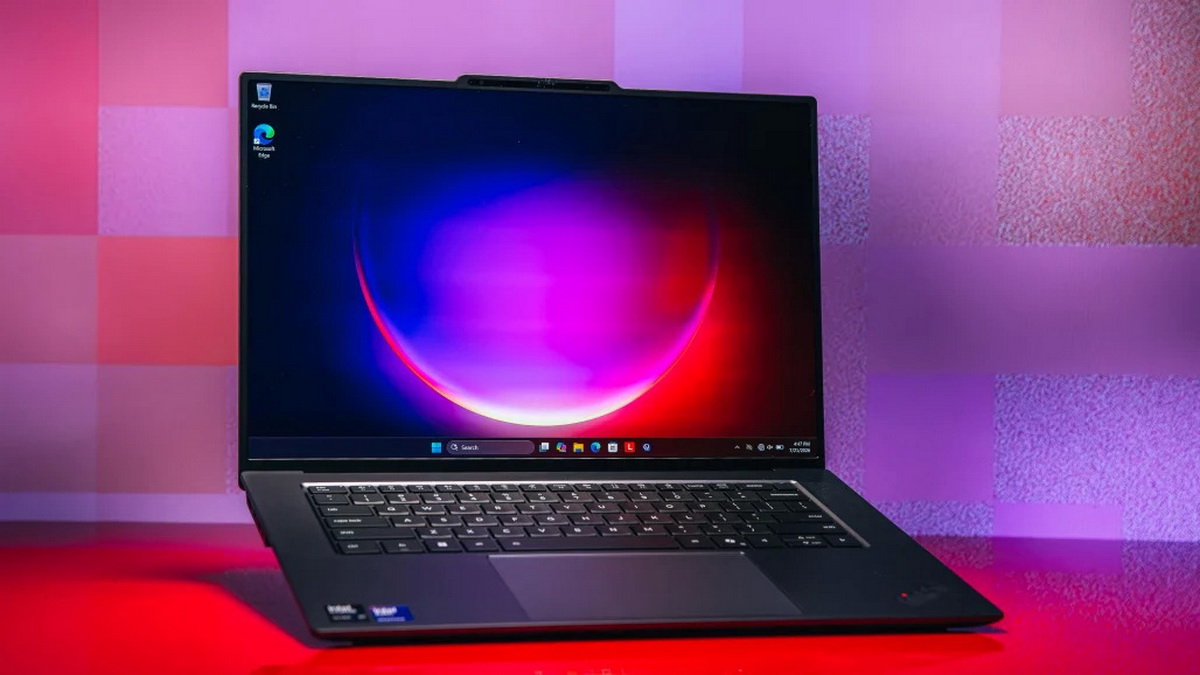 So sánh màn hình OLED trên ba laptop cao cấp cho chuyên gia