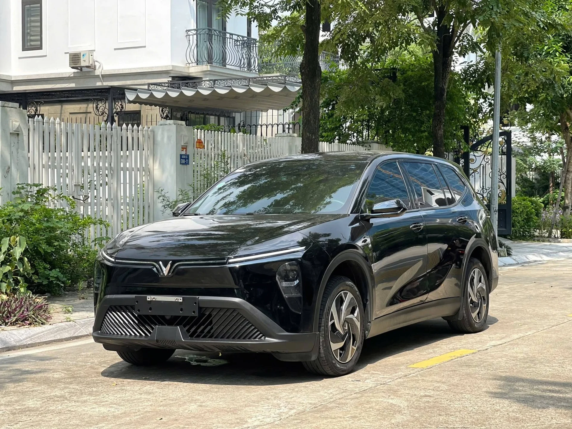 VinFast Limo Green vs Mitsubishi Xpander: Sau 1 năm, xe nào bền và “kinh tế” hơn?
