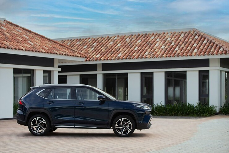 Toyota Yaris Cross Hybrid: nên mua bản HEV hay V?