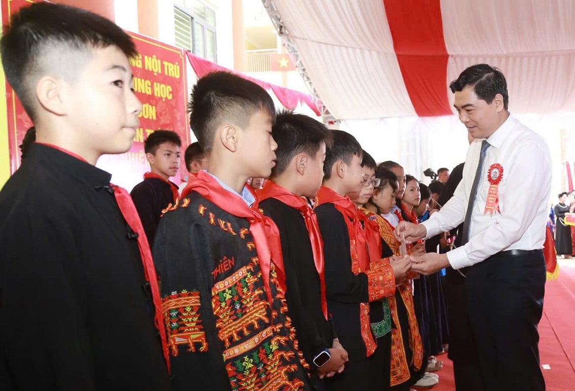 Từ bữa ăn bán trú đến trường nội trú biên giới: cơ hội học tập công bằng cho học sinh vùng cao