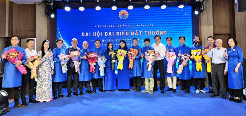 Từ chợ địa phương đến du lịch ẩm thực: Di sản sống trên bàn ăn