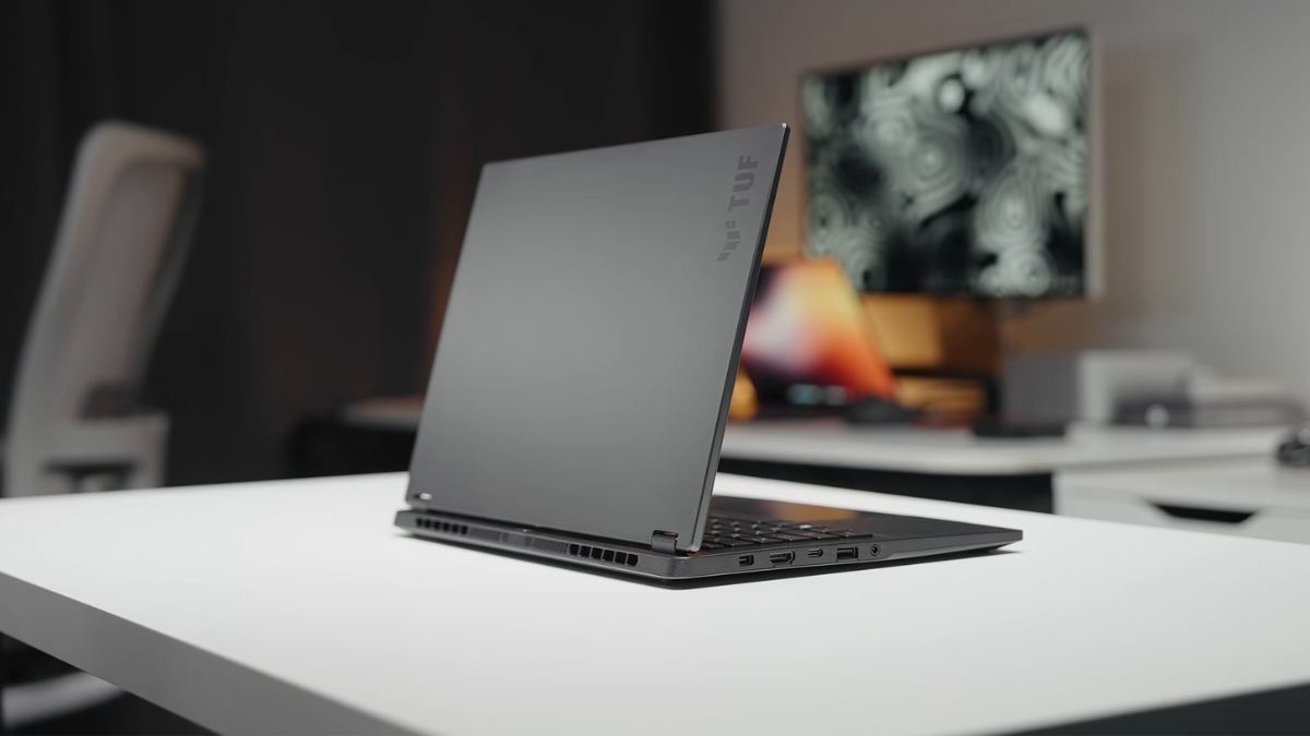RTX 4070 vs RTX 3050 vs GPU tích hợp: Chọn laptop chơi game nào đáng tiền?