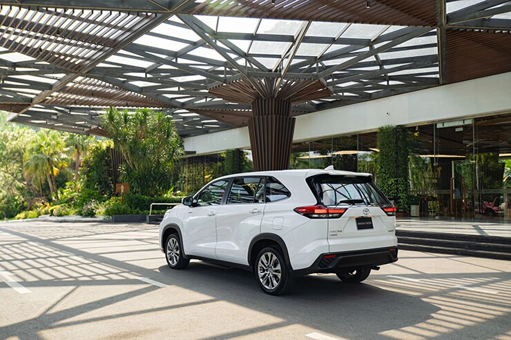 Toyota Innova Cross thế hệ mới: từ MPV truyền thống tới SUV lai hiện đại