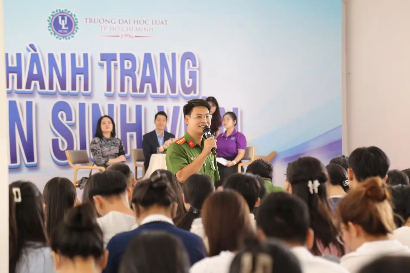 Cảnh báo: Chiêu lừa học bổng và chứng chỉ giả mạo nhắm vào học sinh, phụ huynh